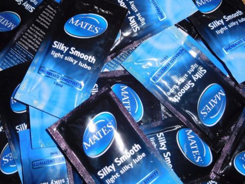 20 sachets Quality Mates Silky Smooth 10ml Sachet Lubricant for Sex Toys Men Women Couples